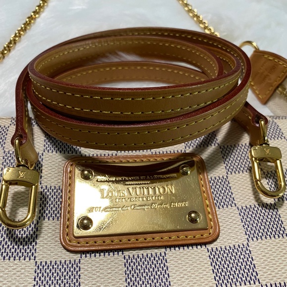 Authentic Louis Vuitton Discontinued Eva Clutch - Picture 3 of 12